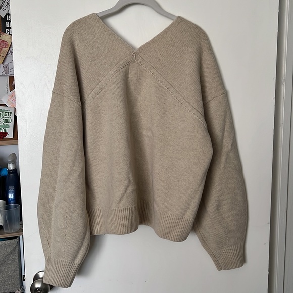 H&M Wool Deep V Neck Sweater - Picture 4 of 6